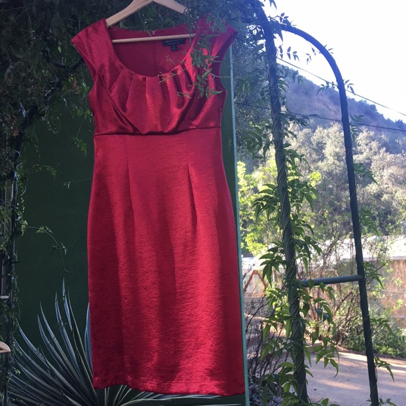 Beautiful Red Dress - Picture 1 of 5